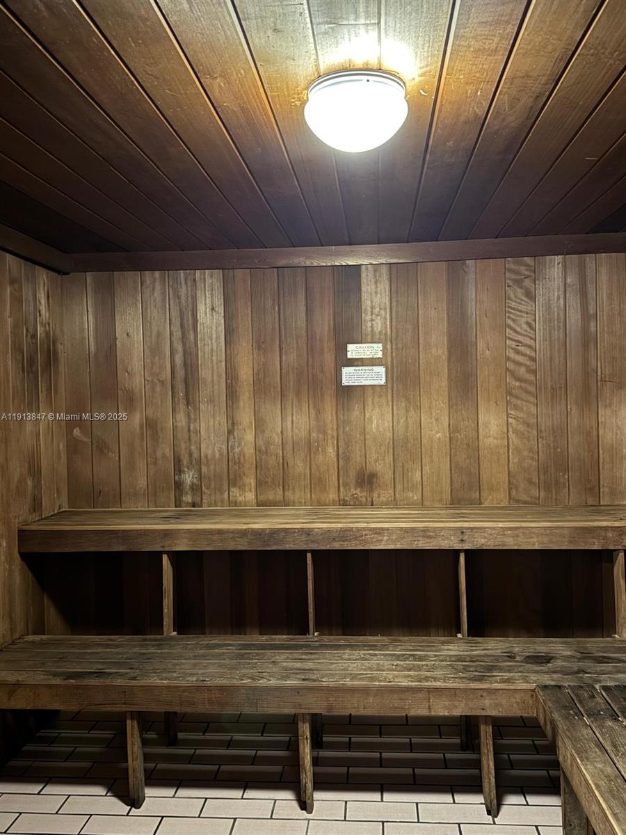 Photo of 3800 Ocean Dr  #818, Hollywood, Florida, 33019 - 