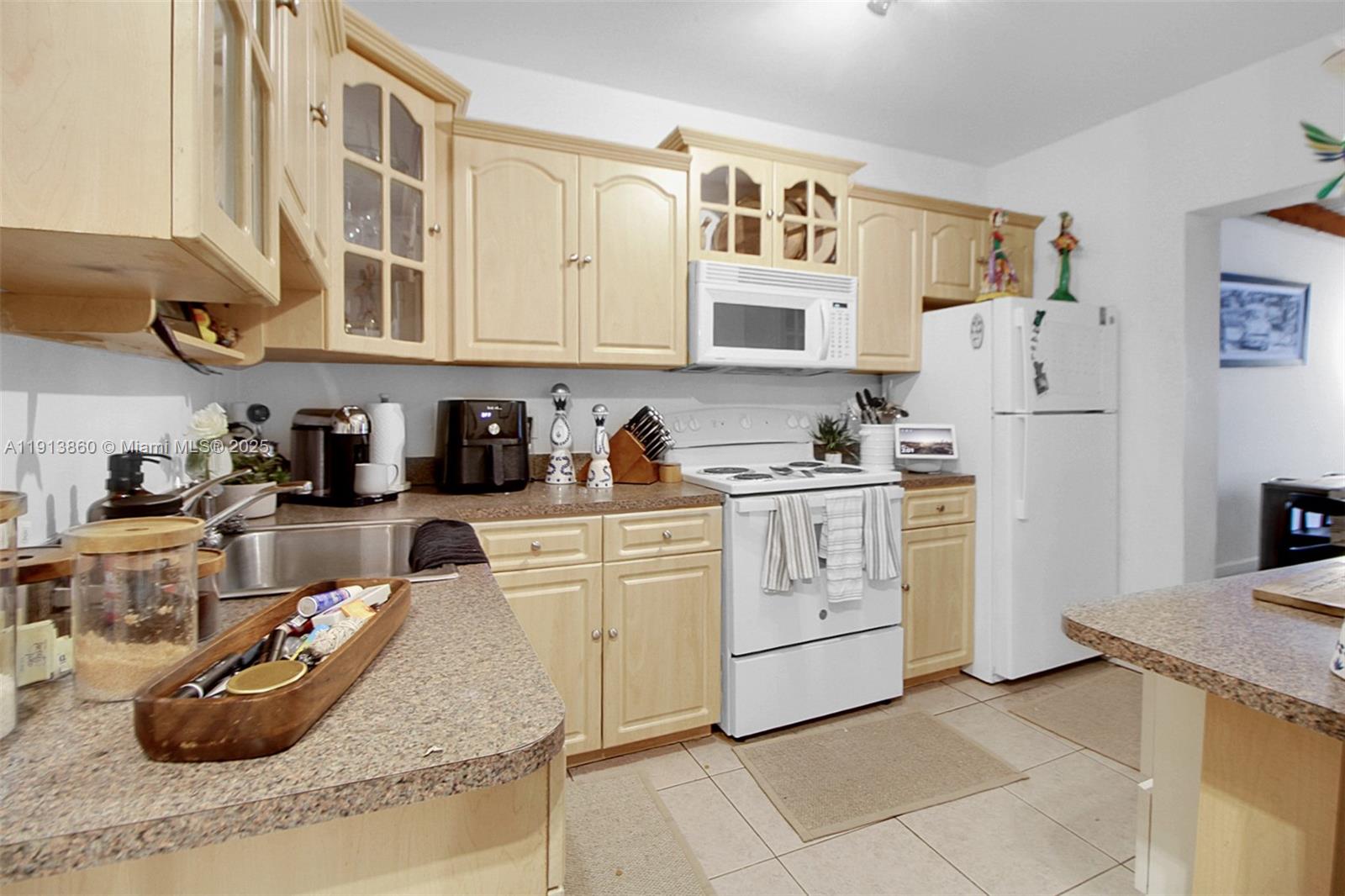 See details / 1716 sq. ft. $ 2025-11-13 0 Photo