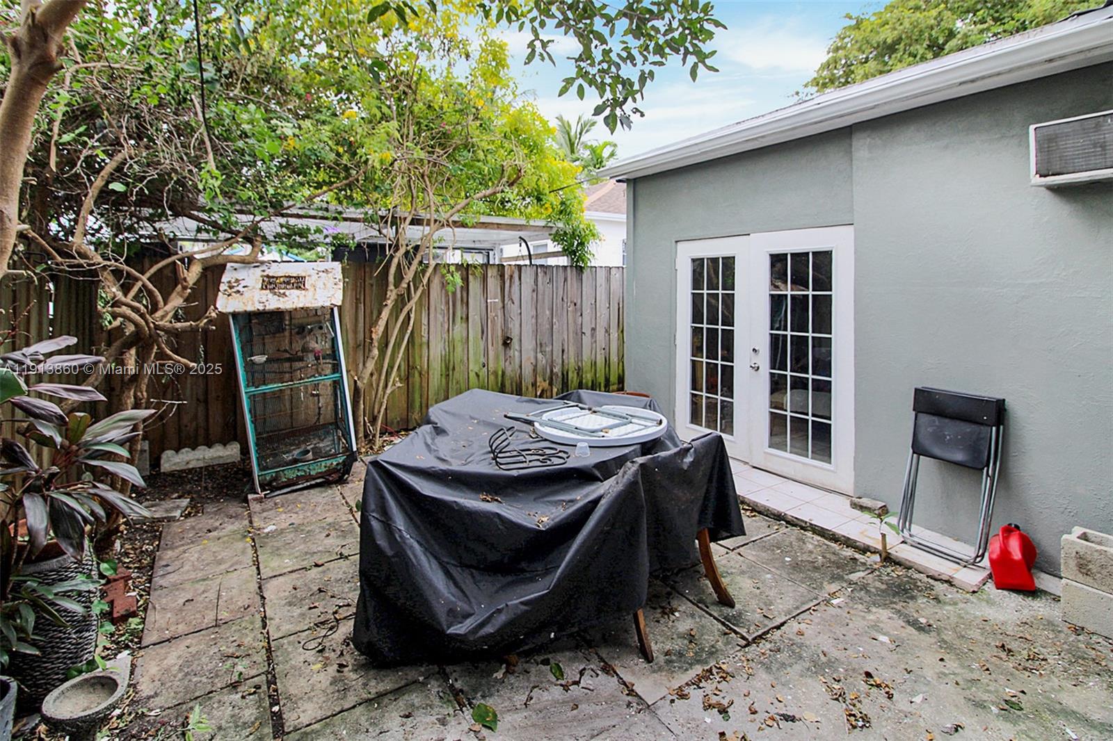 See details / 1716 sq. ft. $ 2025-11-13 0 Photo