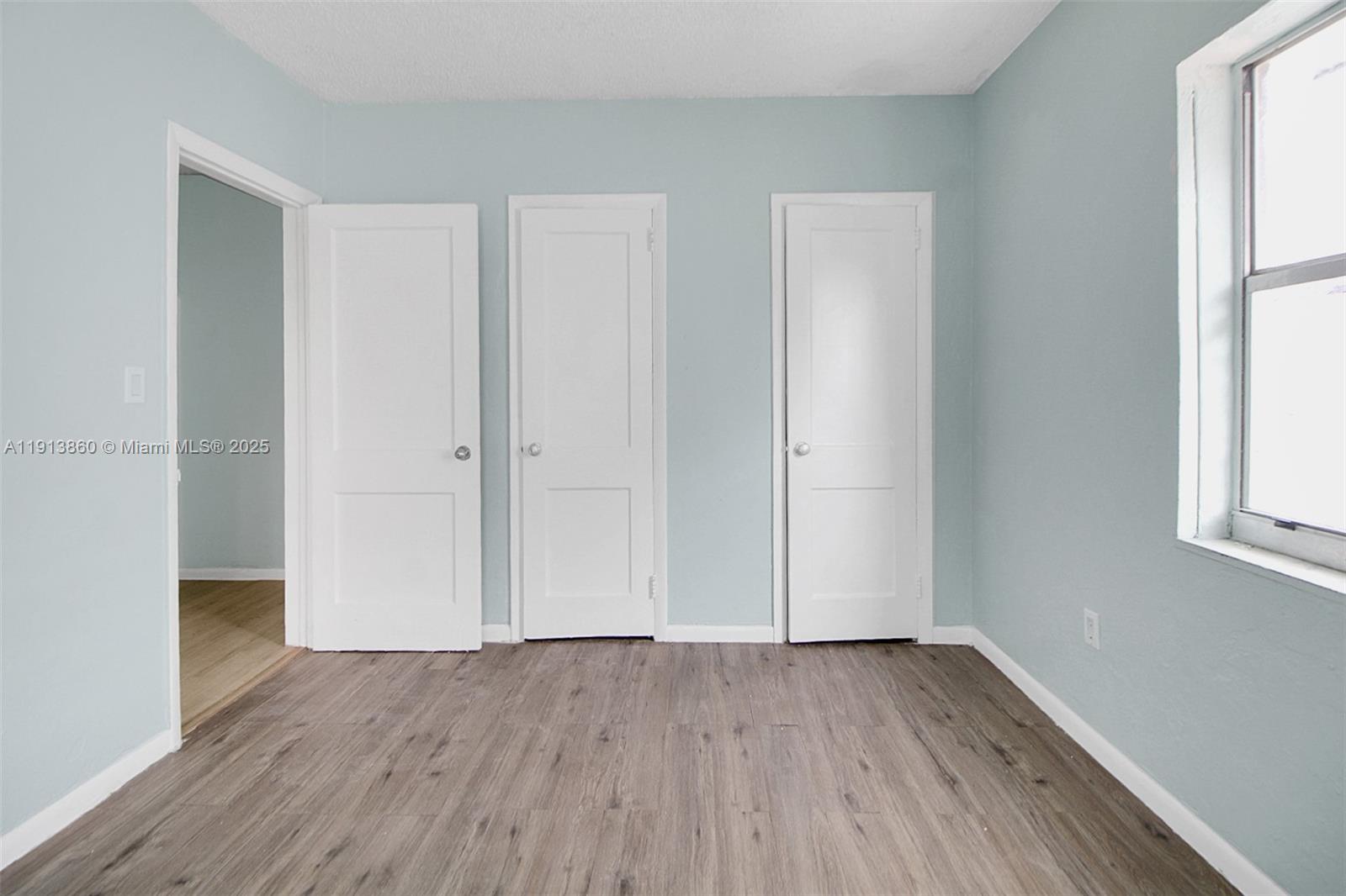 See details / 1716 sq. ft. $ 2025-11-13 0 Photo