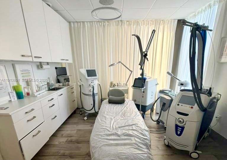   /   sq. ft. $ 2025-11-13 0 Photo