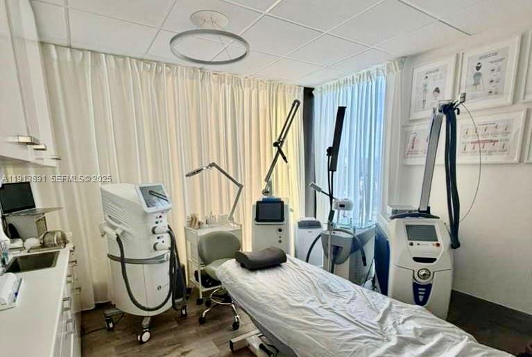   /   sq. ft. $ 2025-11-13 0 Photo