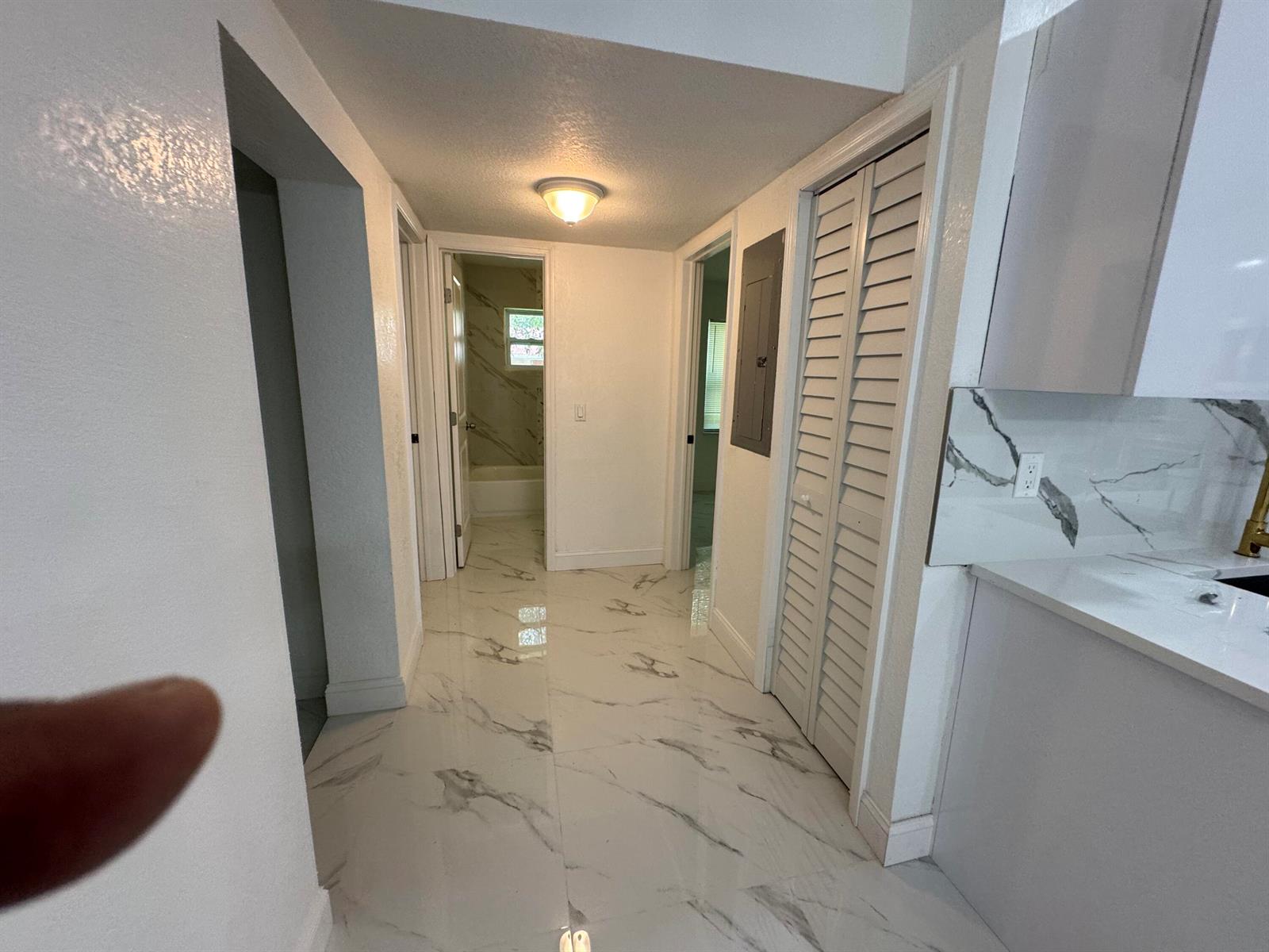 A  / 4 3384 sq. ft. $ 2026-06-21 0 foto