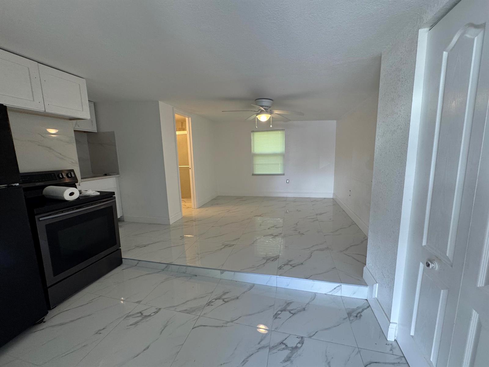 A  / 4 3384 sq. ft. $ 2026-06-21 0 foto