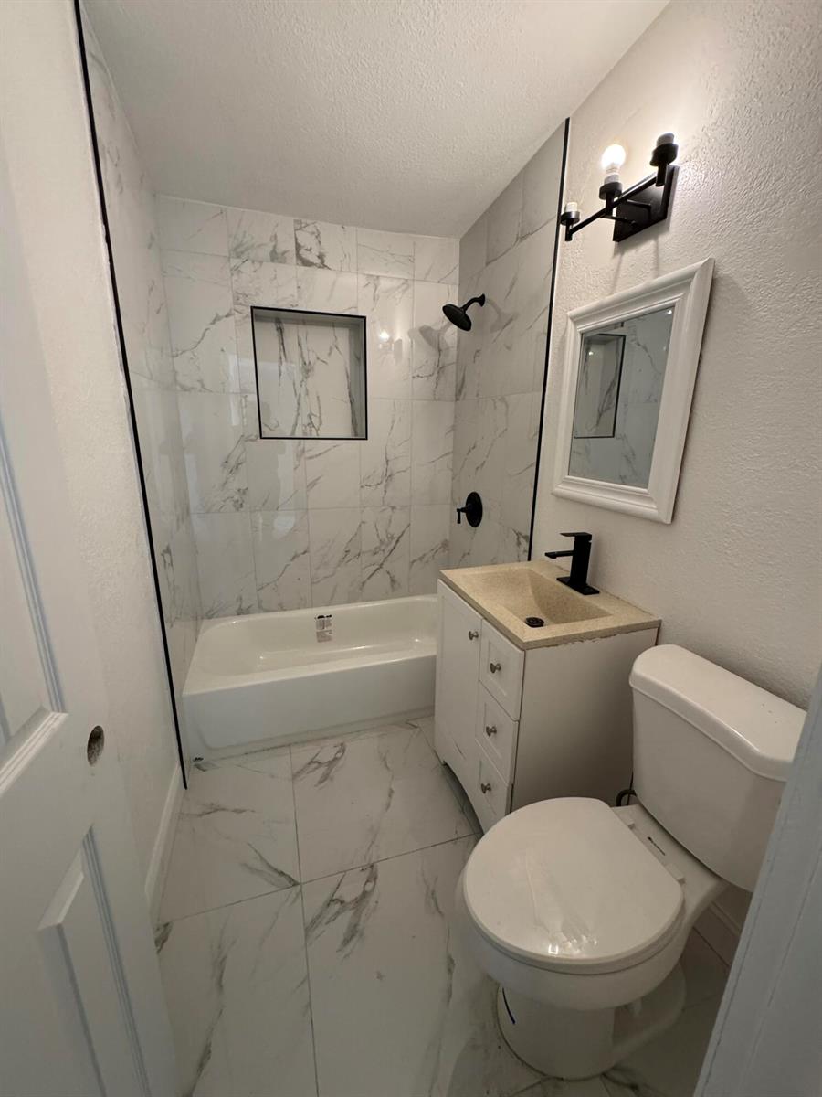 A  / 4 3384 sq. ft. $ 2026-06-21 0 foto