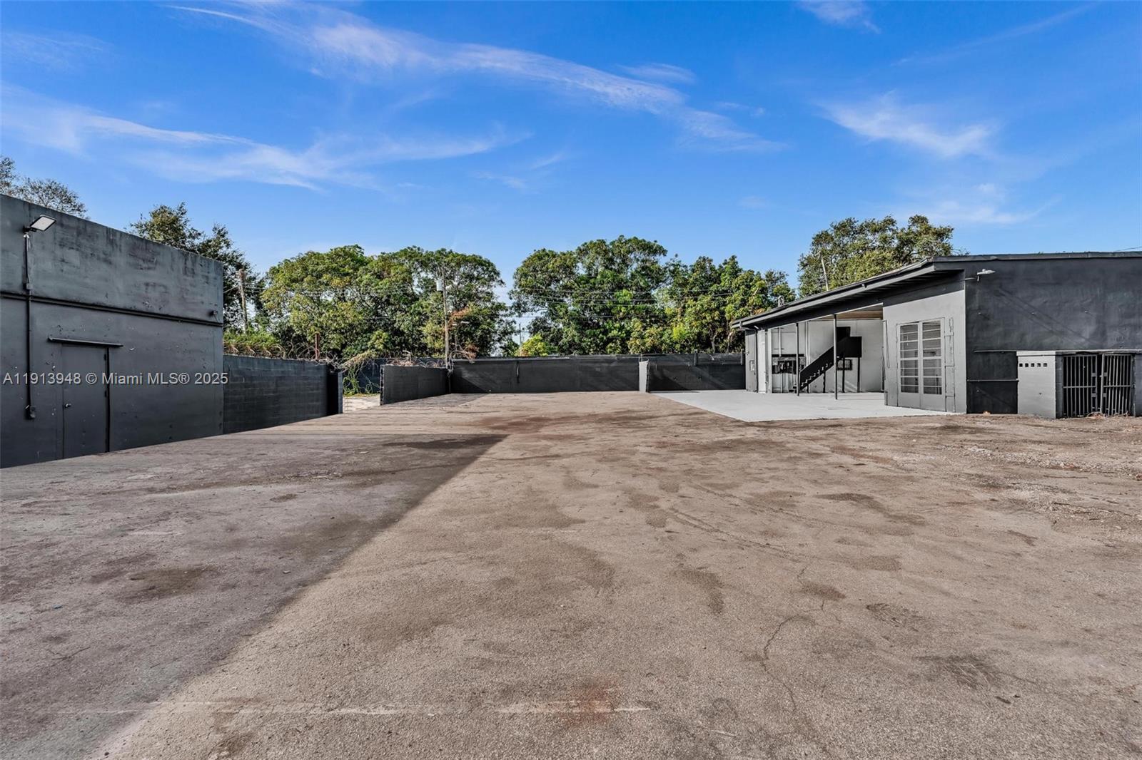 Ver detalles / sq. ft. $ 2025-11-13 0 foto