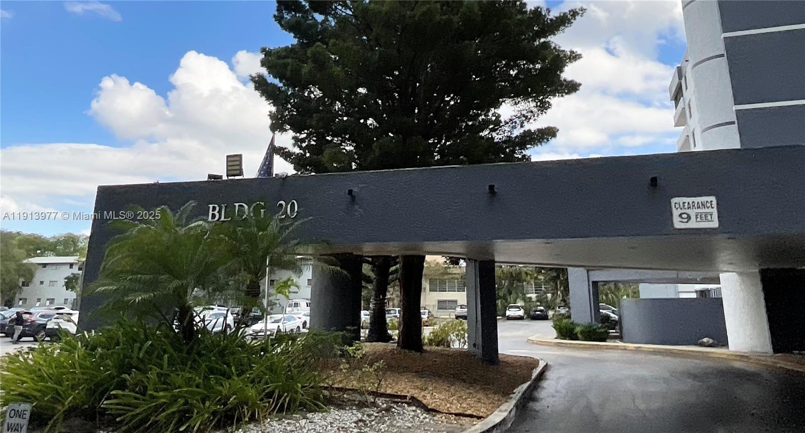 704 3 / 2 1100 sq. ft. $ 2025-11-13 0 Photo