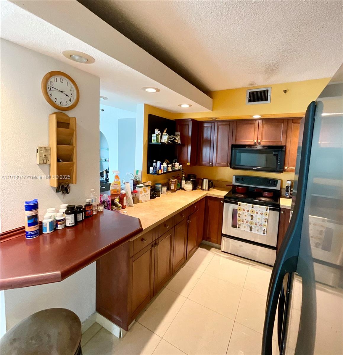 704 3 / 2 1100 sq. ft. $ 2025-11-13 0 Photo