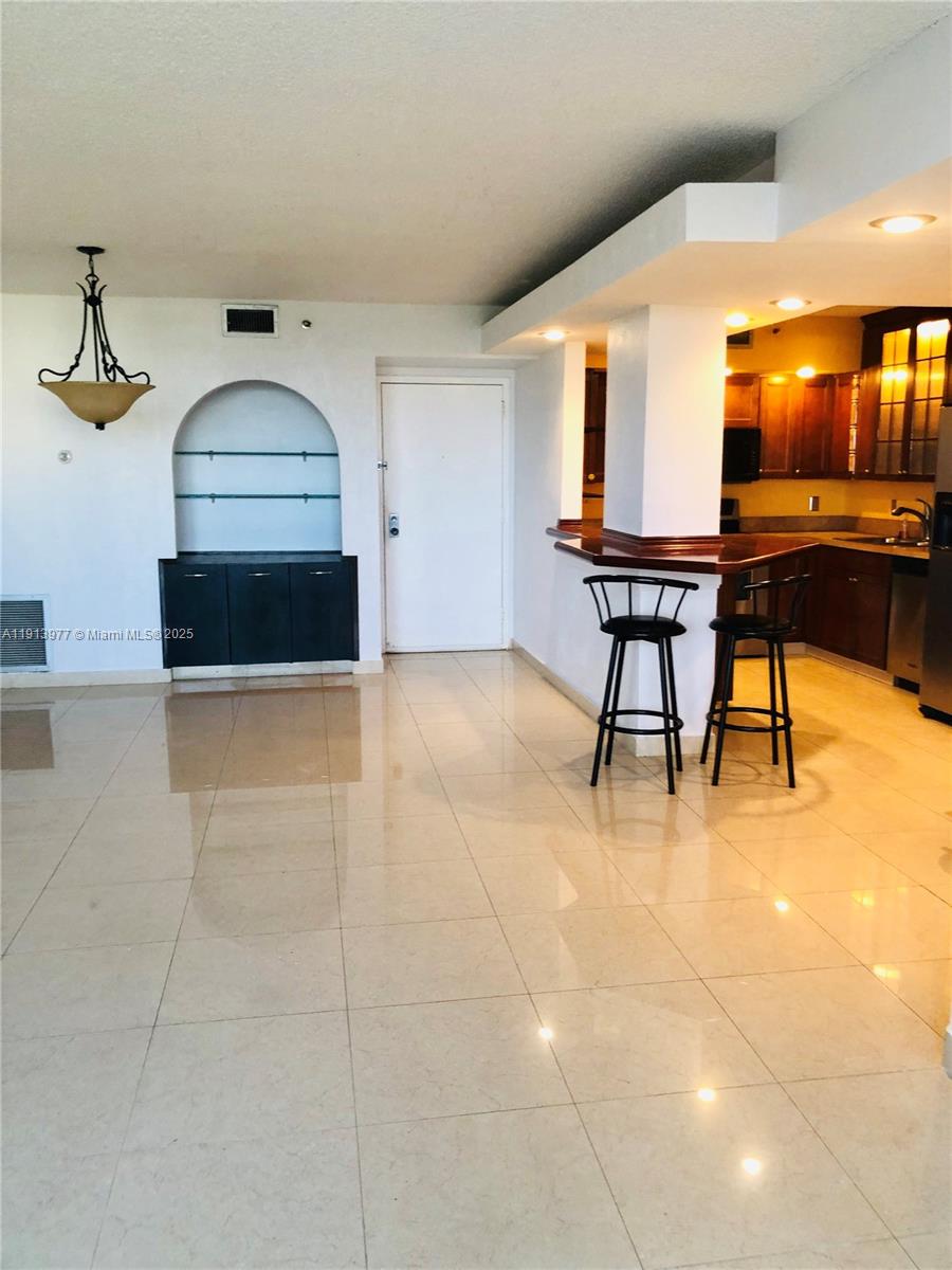 704 3 / 2 1100 sq. ft. $ 2025-11-13 0 Photo