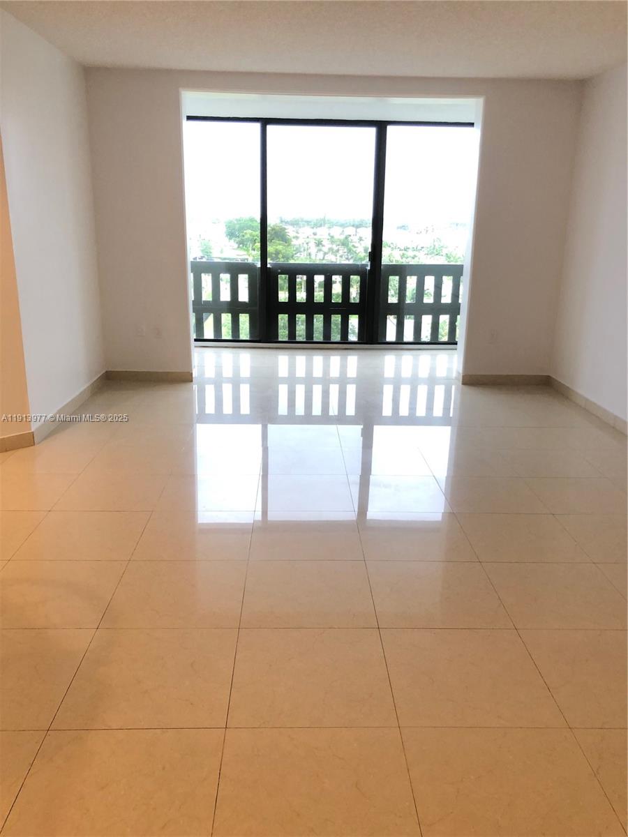 704 3 / 2 1100 sq. ft. $ 2025-11-13 0 Photo