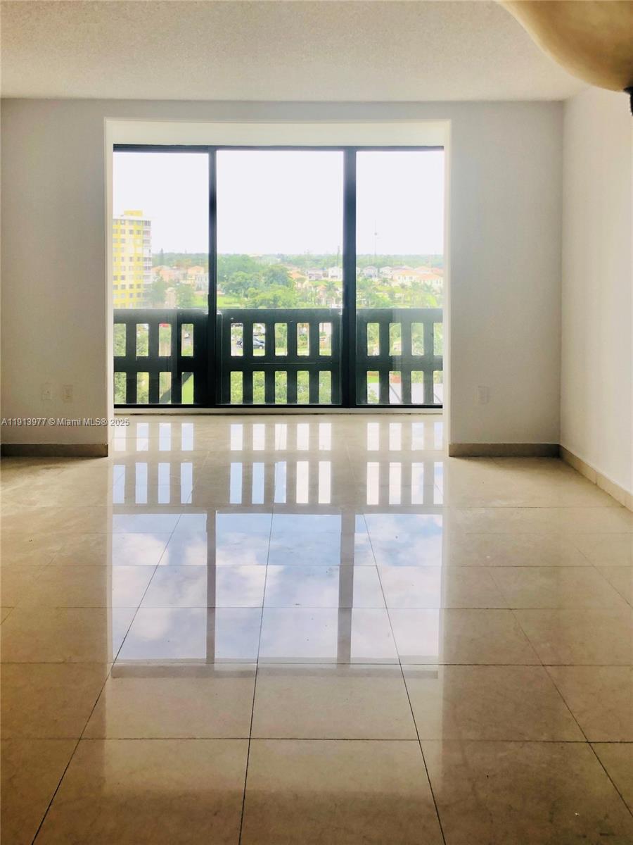 704 3 / 2 1100 sq. ft. $ 2025-11-13 0 Photo