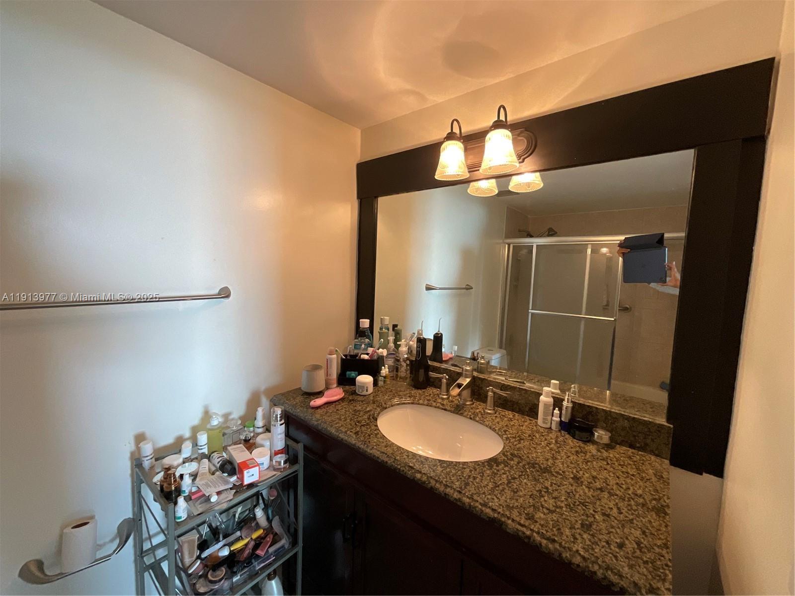 704 3 / 2 1100 sq. ft. $ 2025-11-13 0 Photo