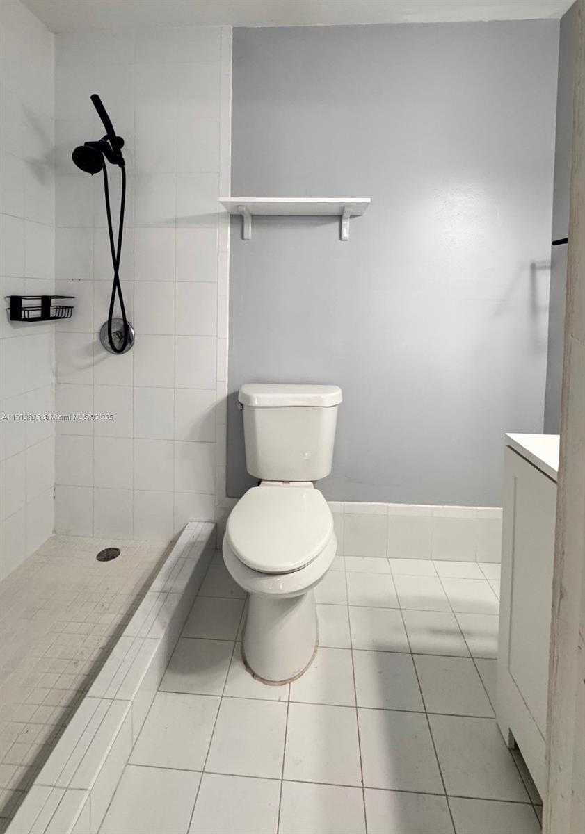 Ver detalles 11570 3 / 2 1401 sq. ft. $ 2025-11-13 0 foto