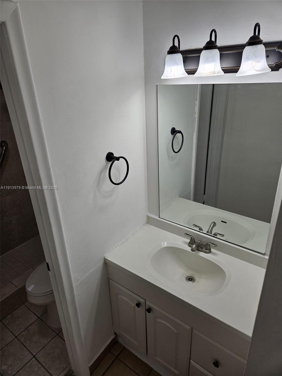 Ver detalles 11570 3 / 2 1401 sq. ft. $ 2025-11-13 0 foto