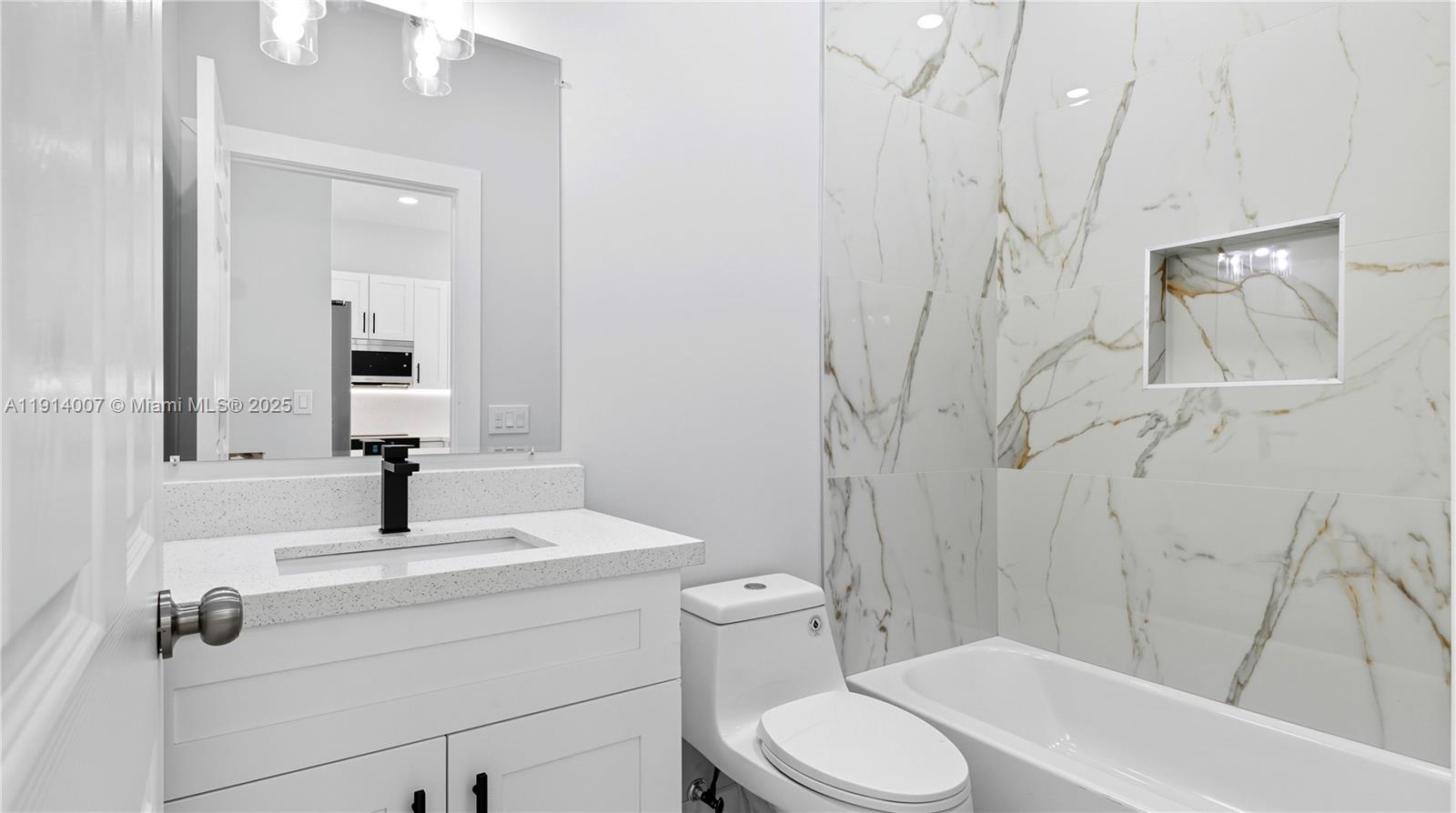   /  3166 sq. ft. $ 2025-11-14 0 Photo