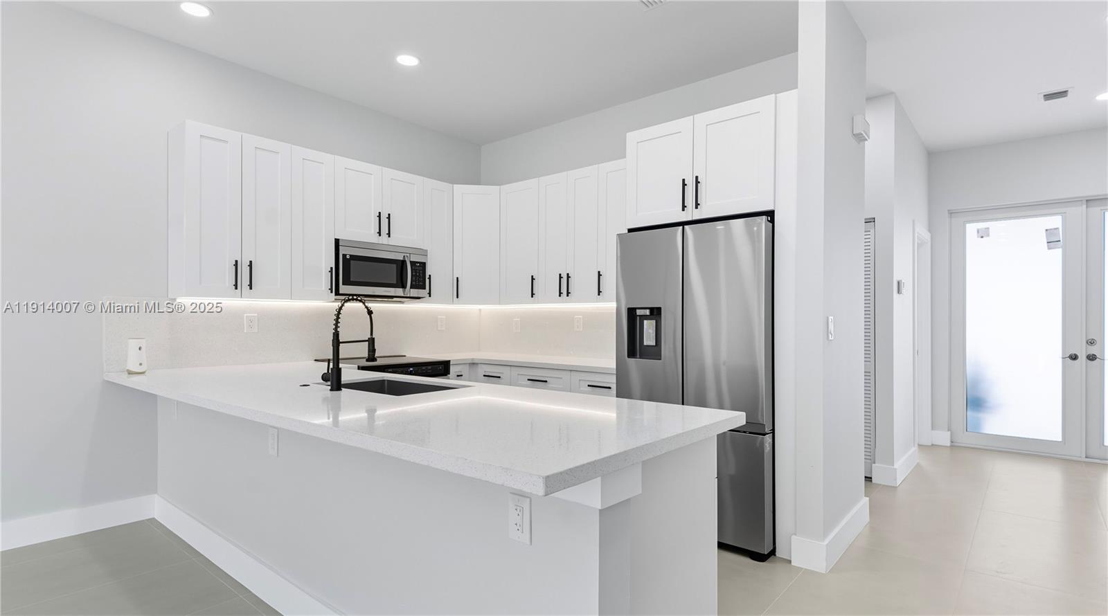   /  3166 sq. ft. $ 2025-11-14 0 Photo