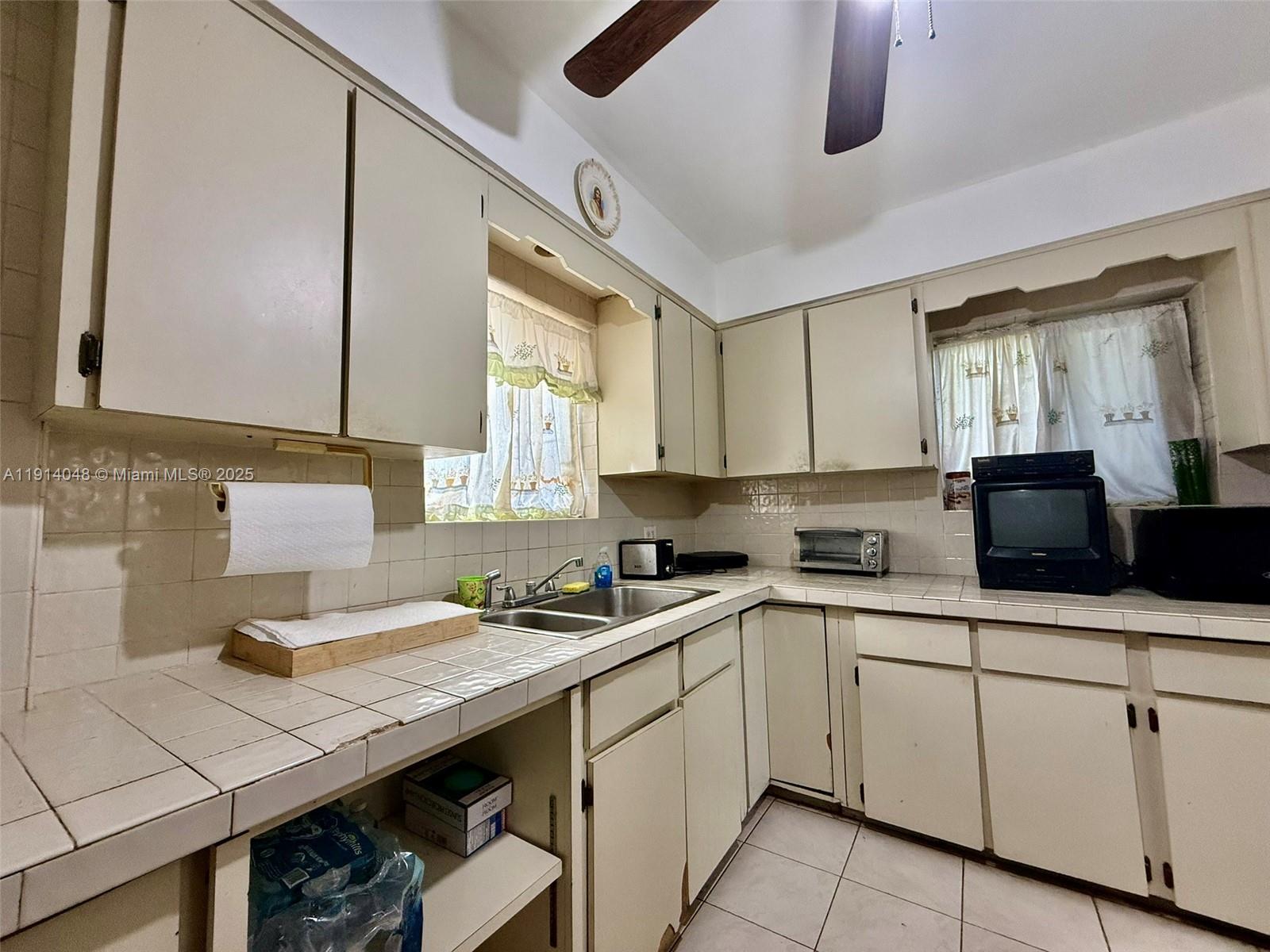 Подробнее / 1966 кв.футов $ 2025-11-14 0 Фото