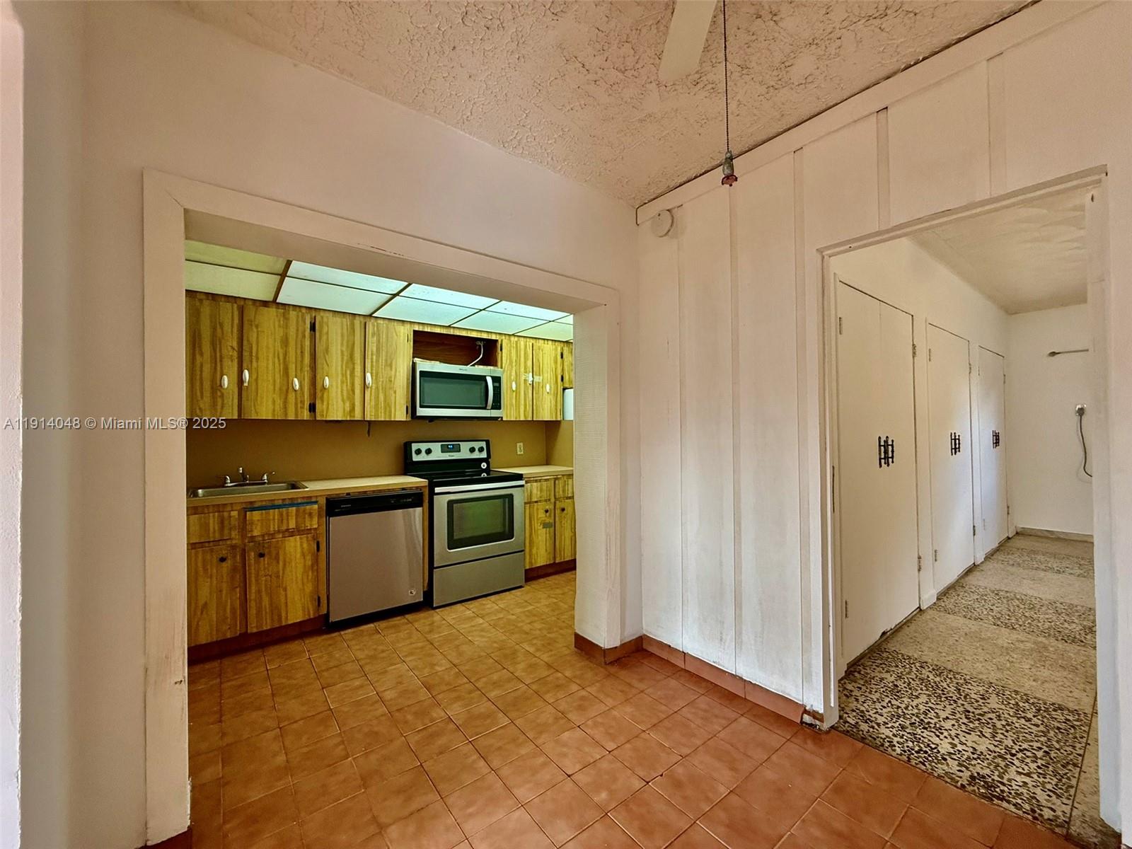 Подробнее / 1966 кв.футов $ 2025-11-14 0 Фото