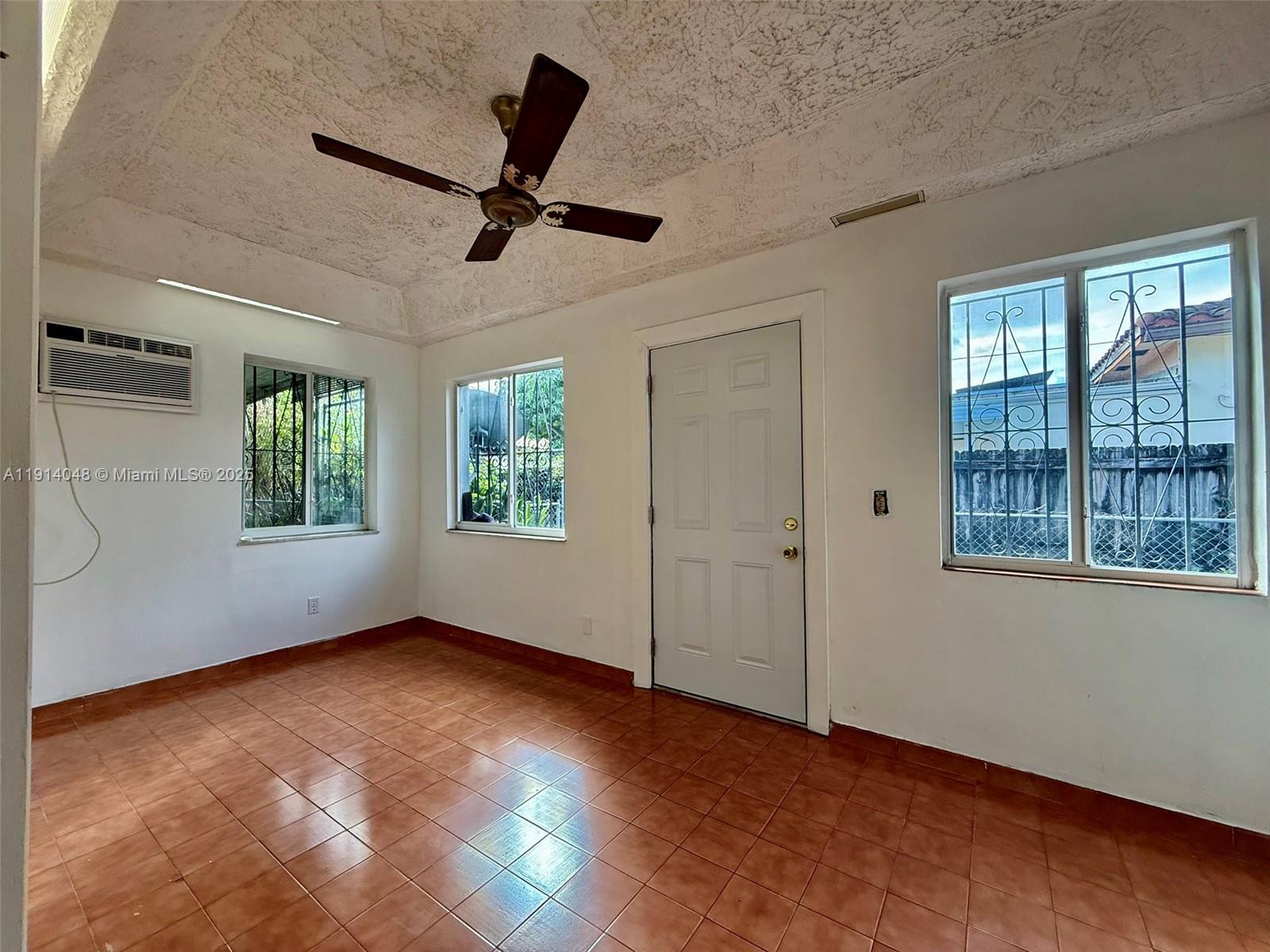 Подробнее / 1966 кв.футов $ 2025-11-14 0 Фото