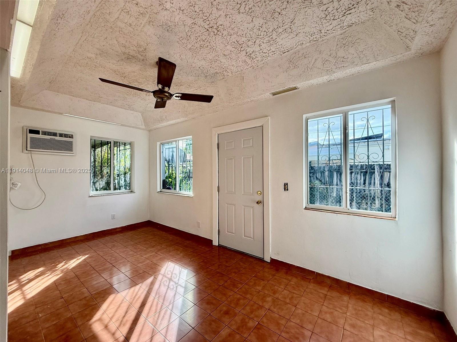 Подробнее / 1966 кв.футов $ 2025-11-14 0 Фото