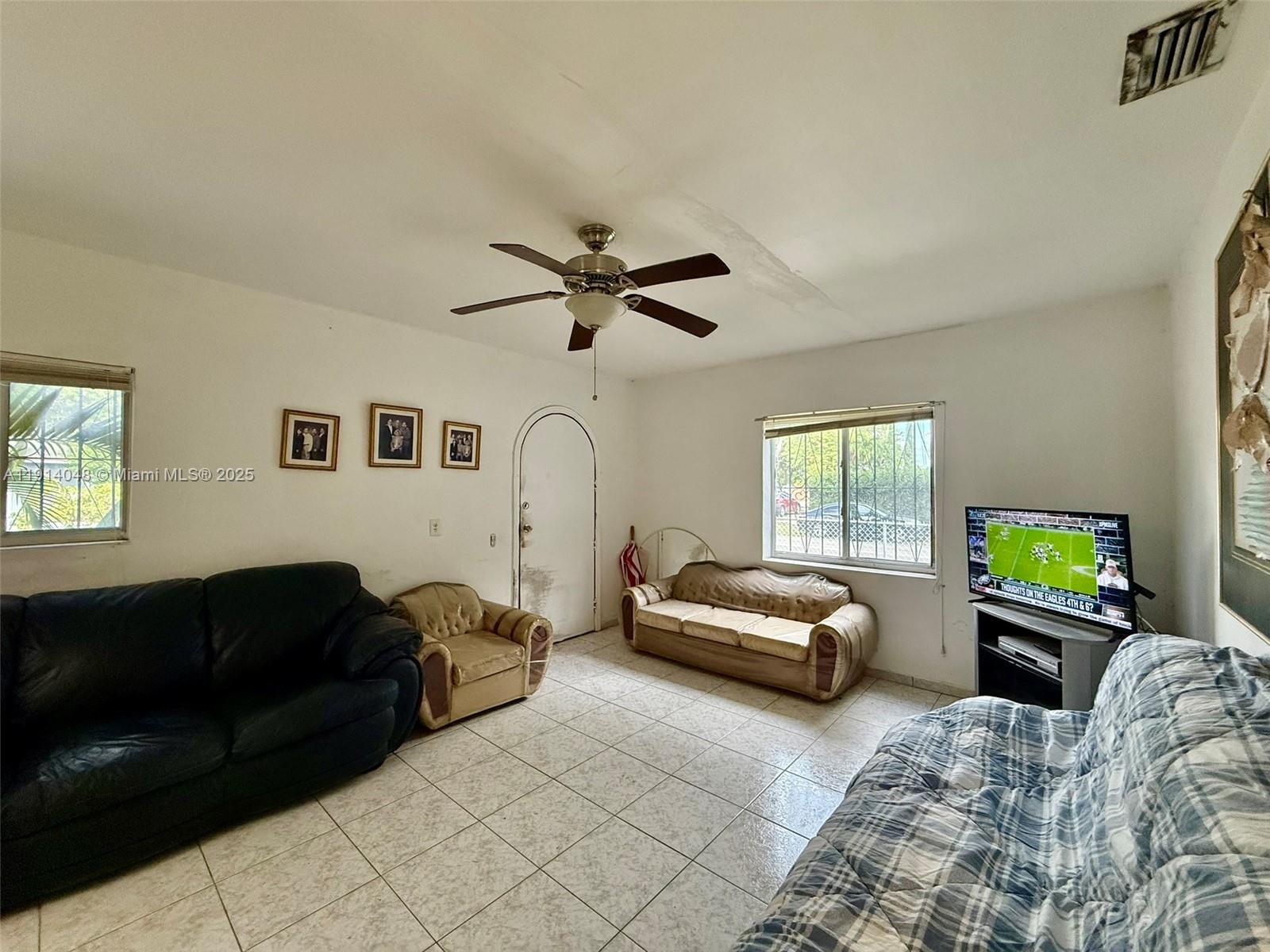 Подробнее / 1966 кв.футов $ 2025-11-14 0 Фото