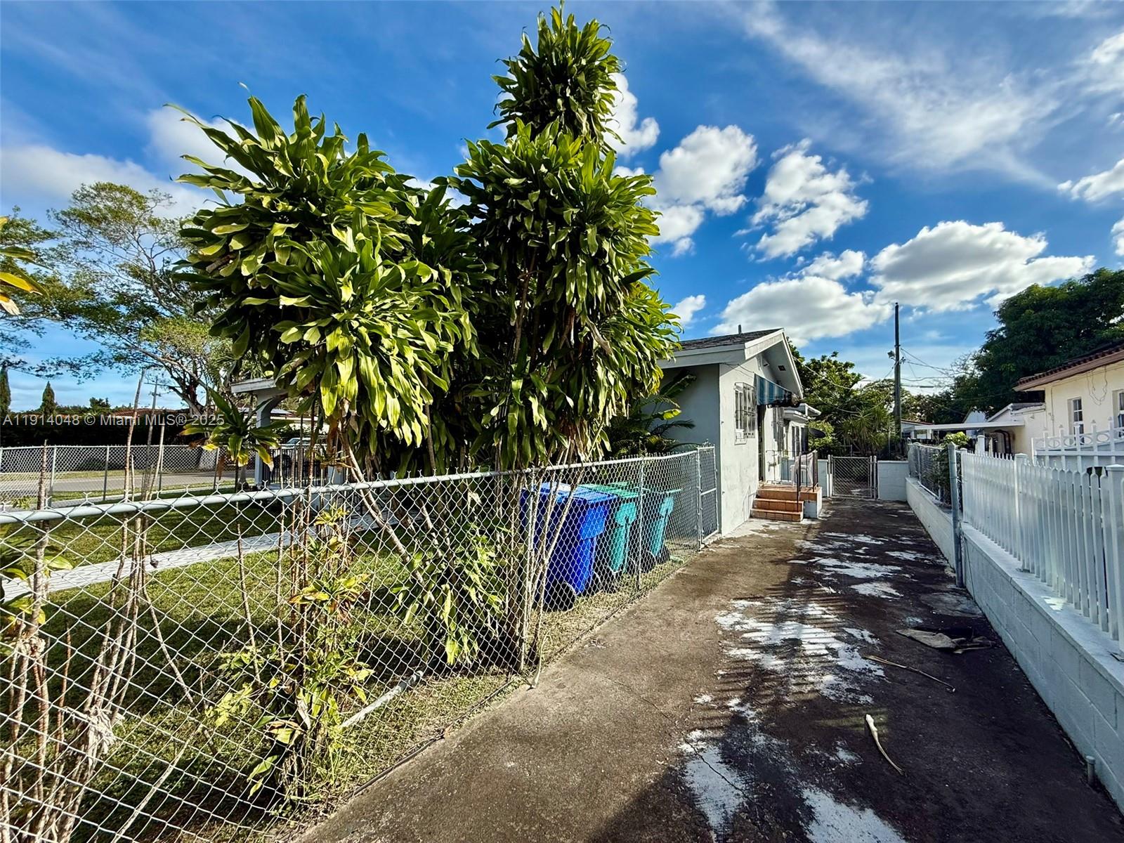 Подробнее / 1966 кв.футов $ 2025-11-14 0 Фото