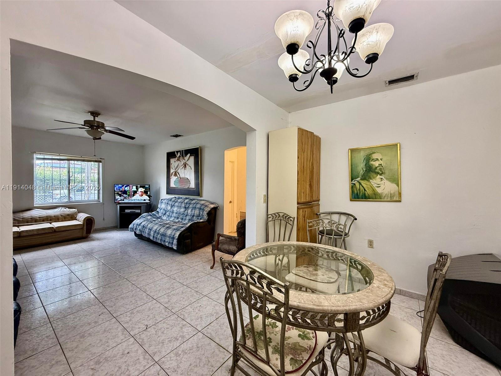 Подробнее / 1966 кв.футов $ 2025-11-14 0 Фото