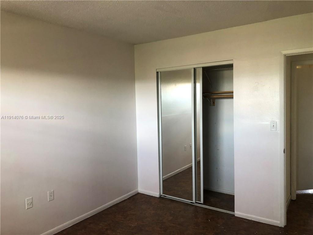 403-1 2 / 2 1317 sq. ft. $ 2025-11-14 0 Photo