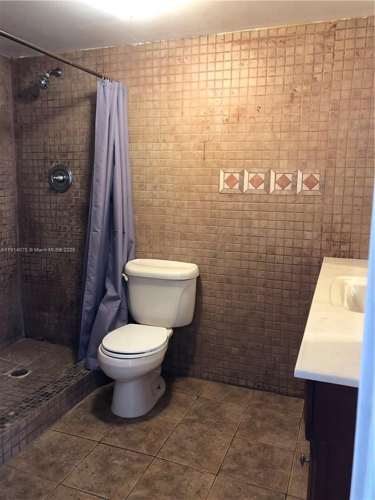 403-1 2 / 2 1317 sq. ft. $ 2025-11-14 0 Photo