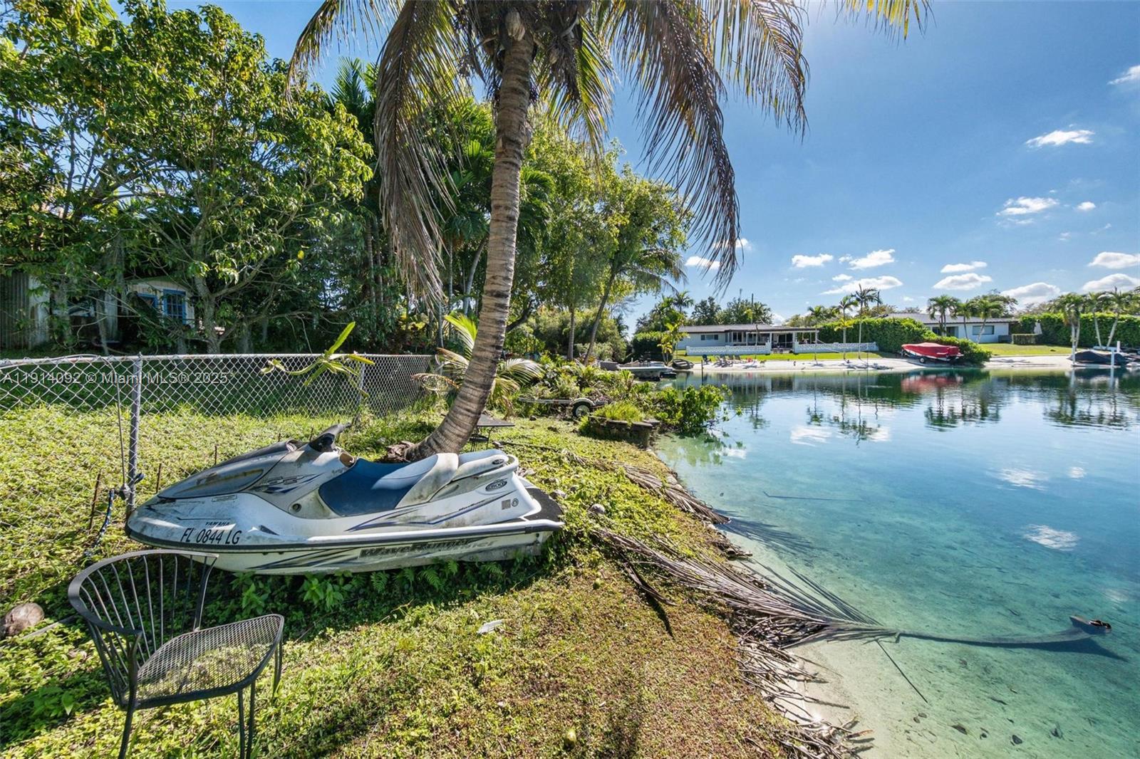   /   sq. ft. $ 2025-11-14 0 foto