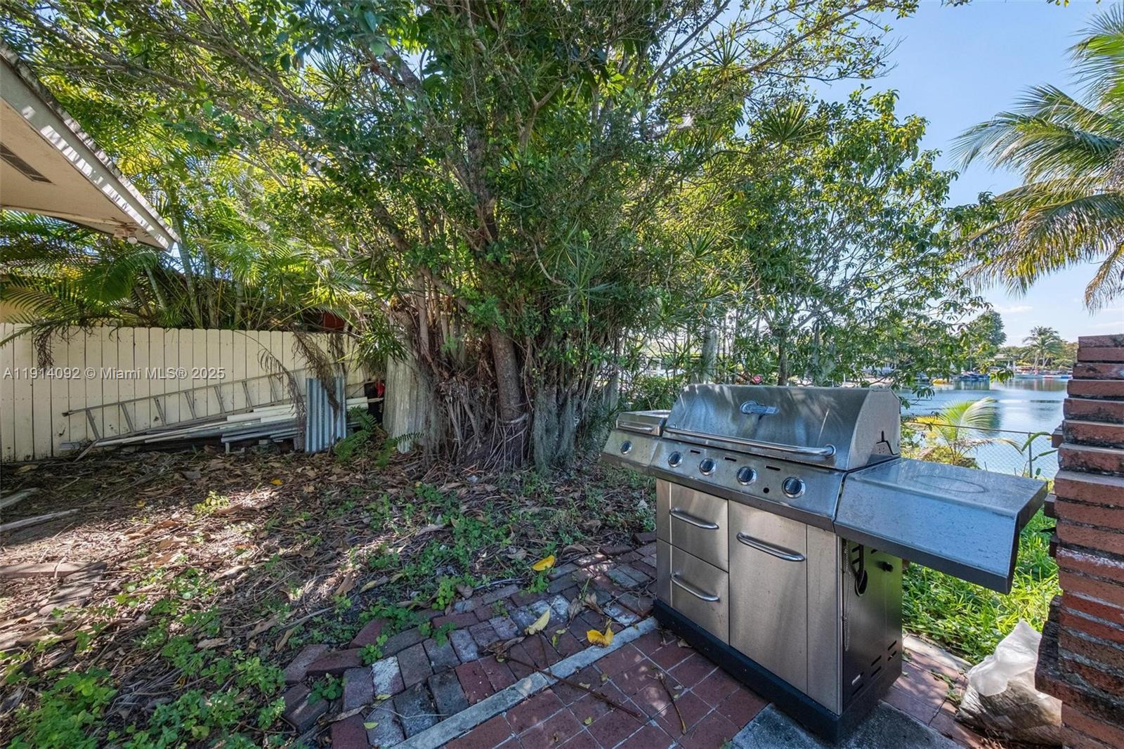   /   sq. ft. $ 2025-11-14 0 foto