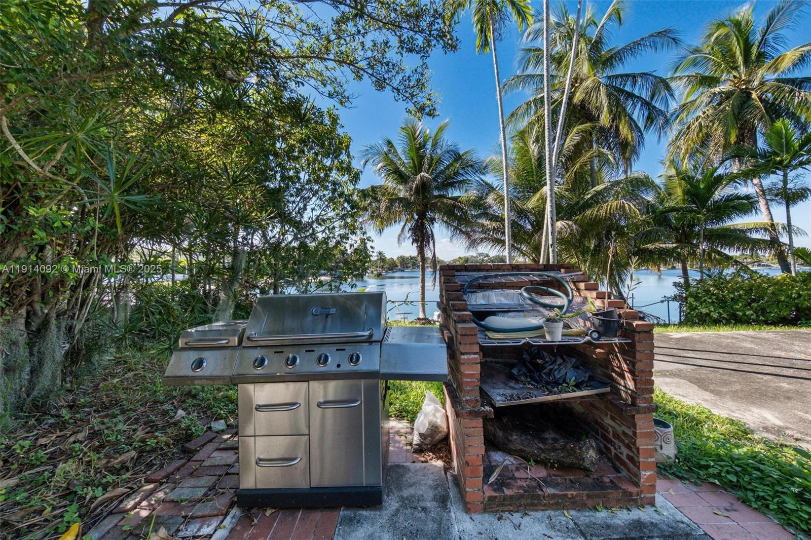   /   sq. ft. $ 2025-11-14 0 foto