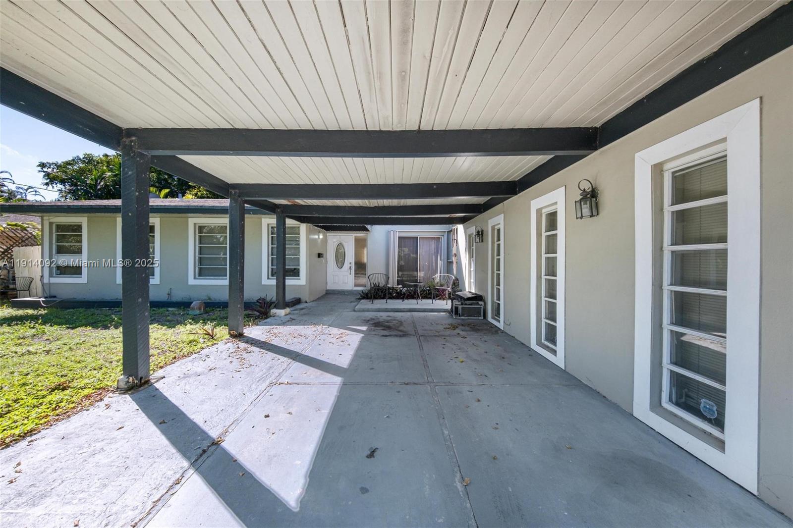   /   sq. ft. $ 2025-11-14 0 foto