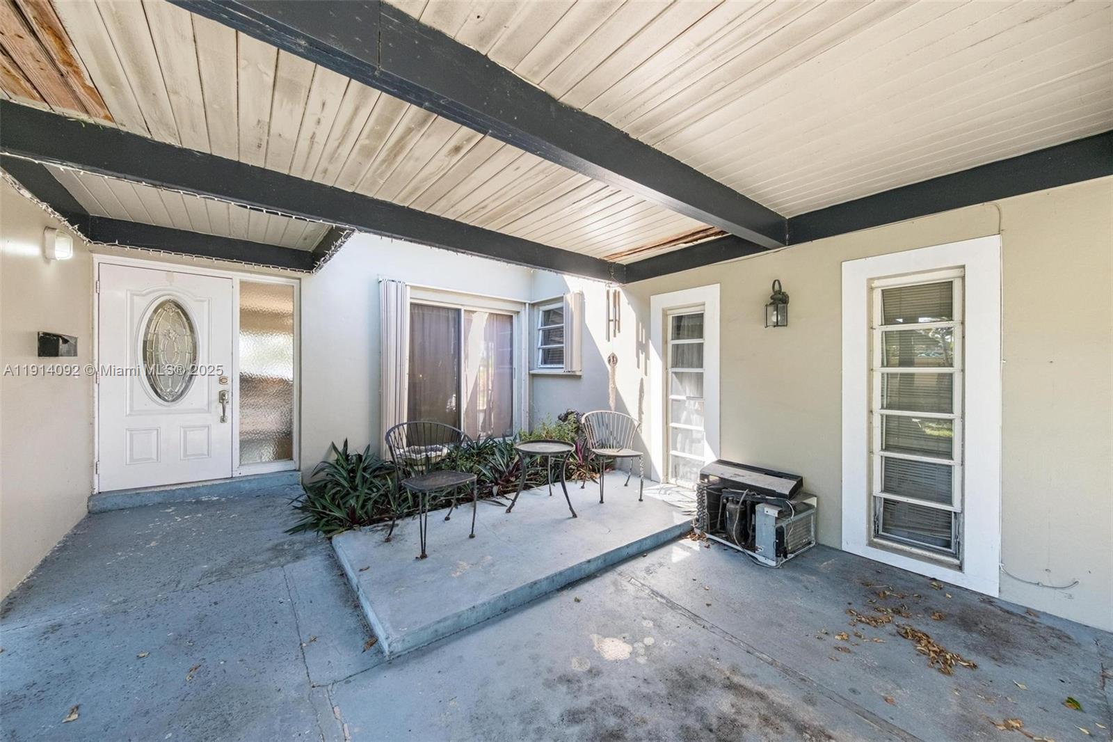   /   sq. ft. $ 2025-11-14 0 foto