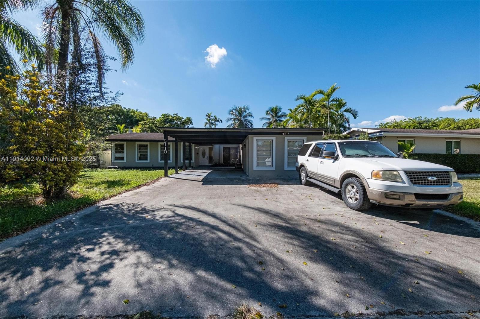   /   sq. ft. $ 2025-11-14 0 foto