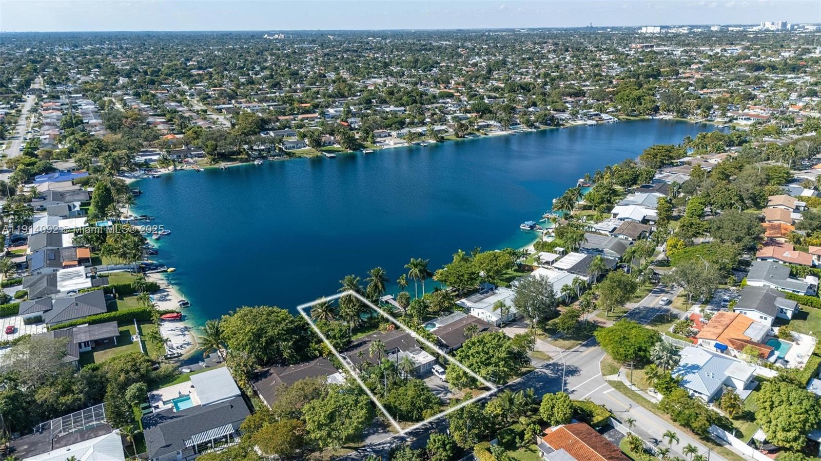   /   sq. ft. $ 2025-11-14 0 foto