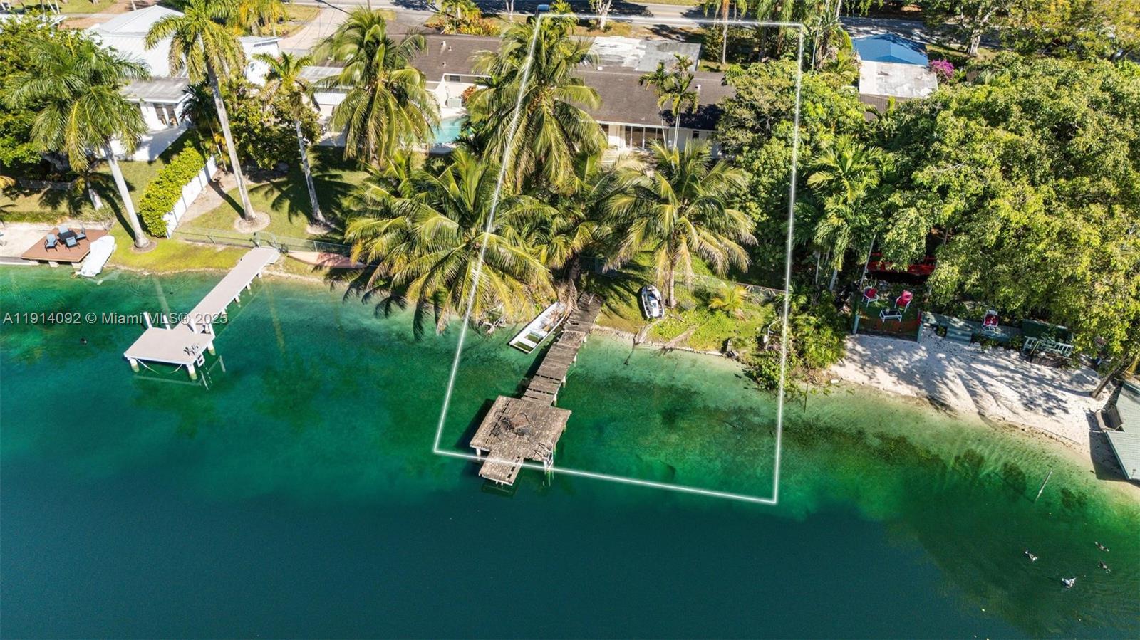   /   sq. ft. $ 2025-11-14 0 foto