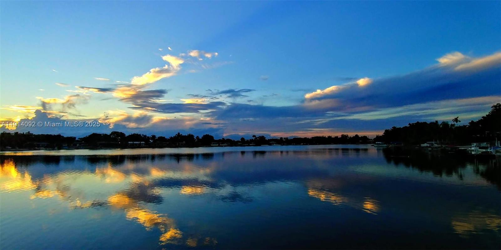   /   кв.футов $ 2025-11-14 0 Фото