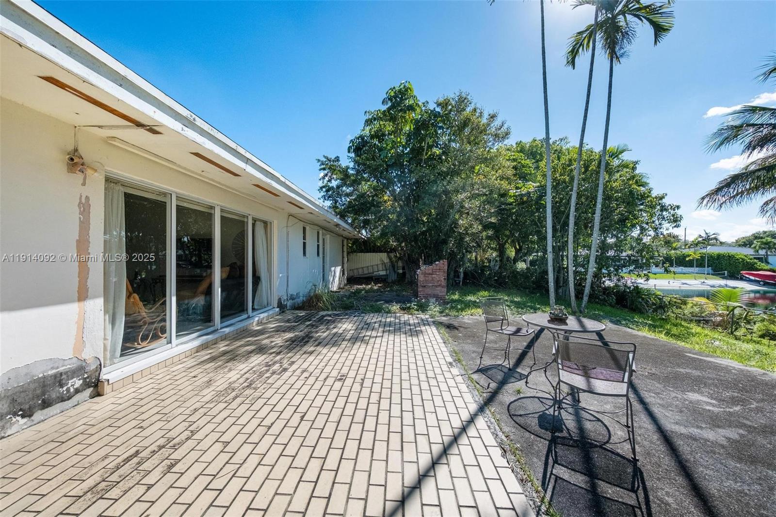   /   sq. ft. $ 2025-11-14 0 foto