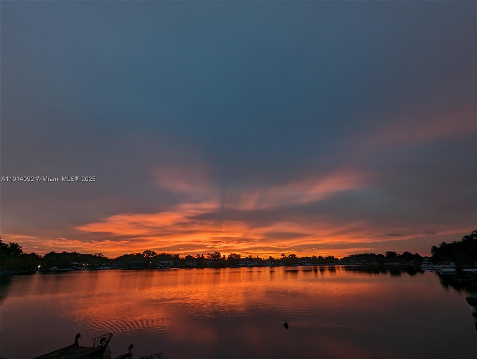   /   кв.футов $ 2025-11-14 0 Фото