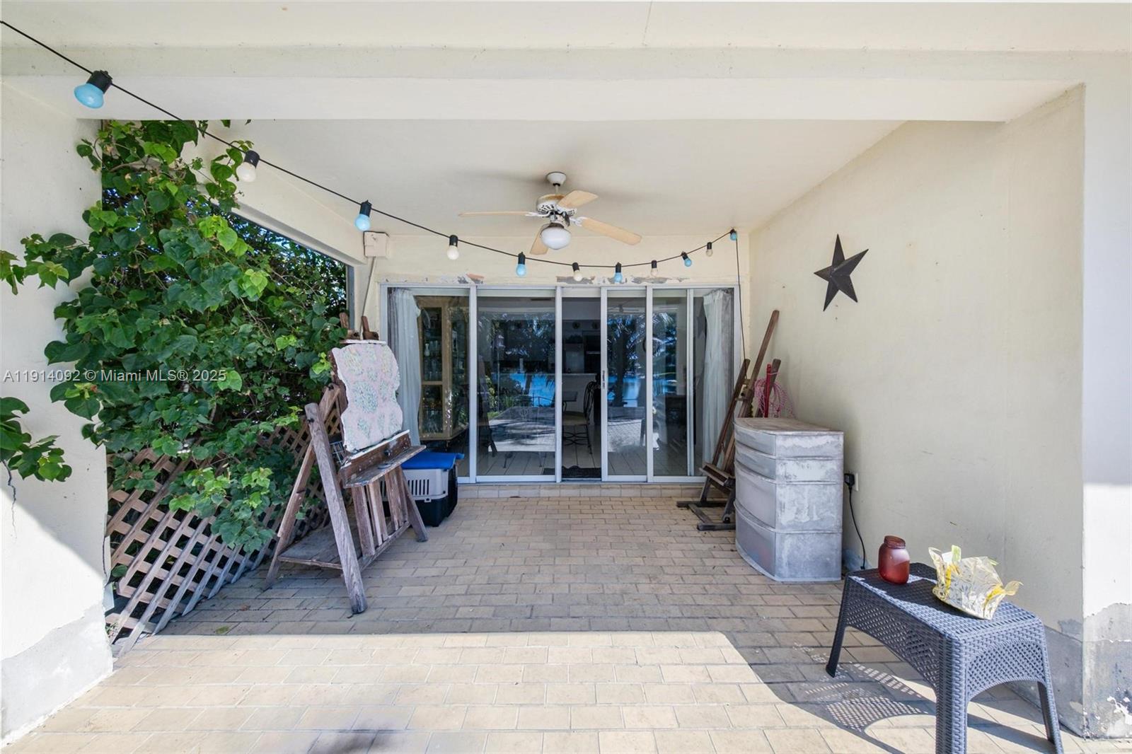   /   sq. ft. $ 2025-11-14 0 foto