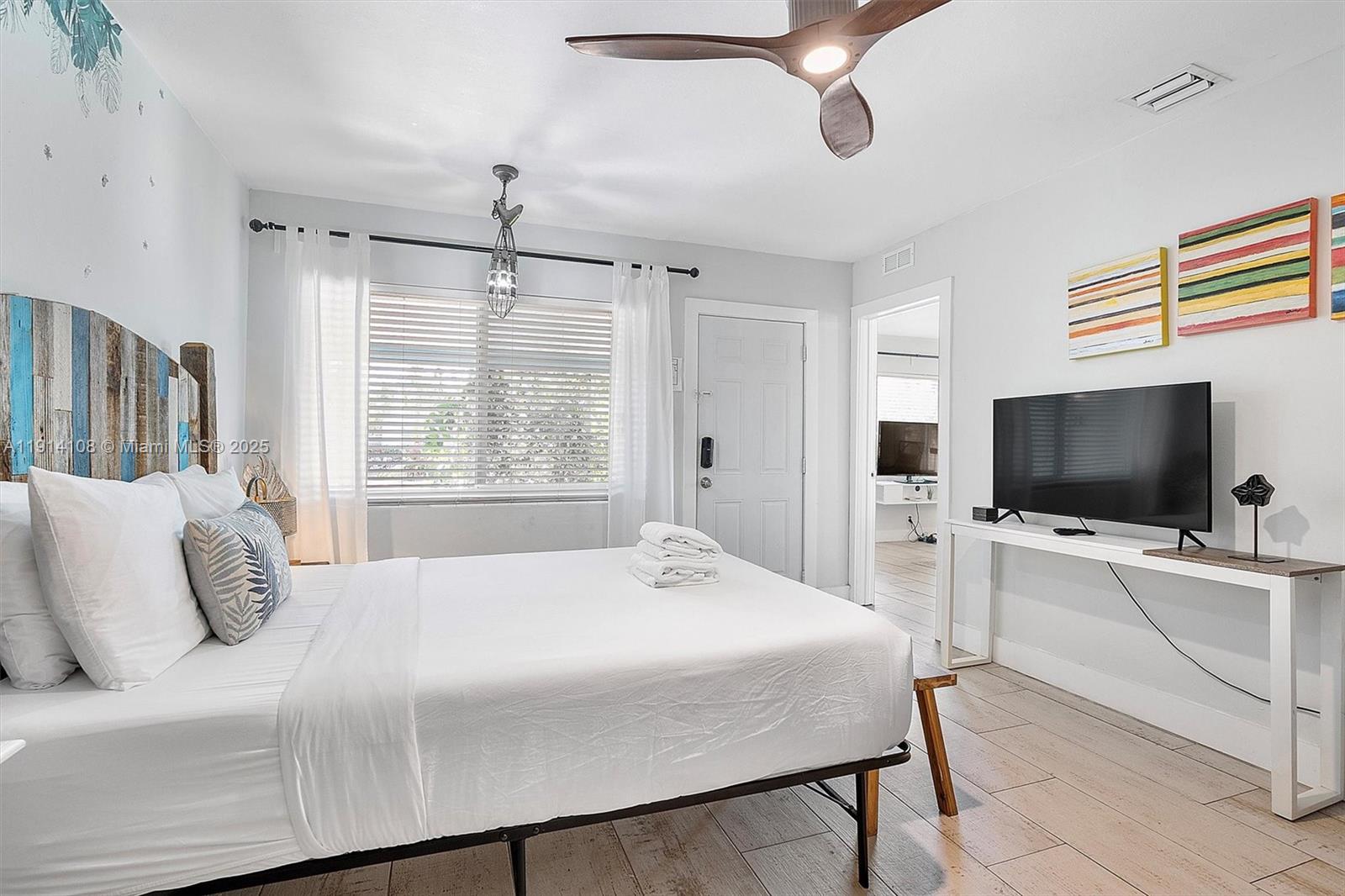 See details / 1752 sq. ft. $ 2025-11-14 0 Photo