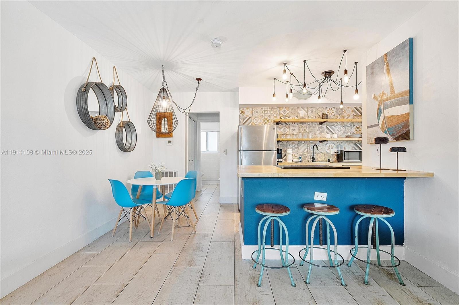 See details / 1752 sq. ft. $ 2025-11-14 0 Photo