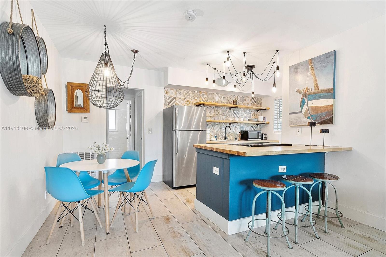 See details / 1752 sq. ft. $ 2025-11-14 0 Photo