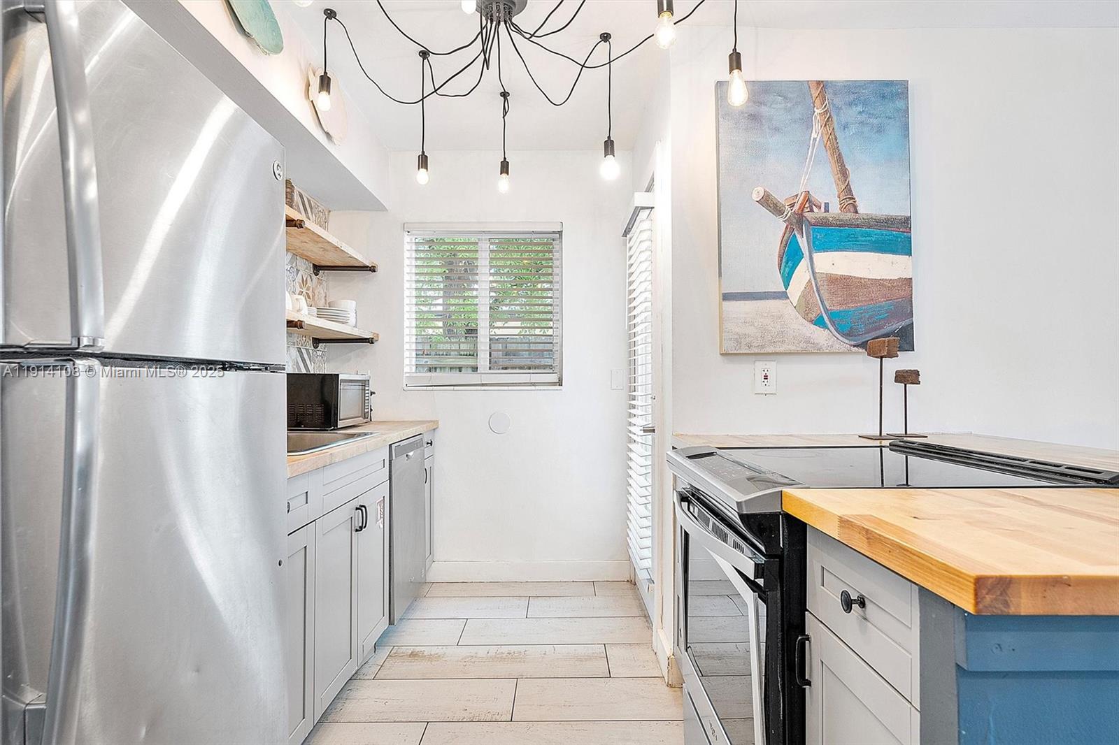 See details / 1752 sq. ft. $ 2025-11-14 0 Photo