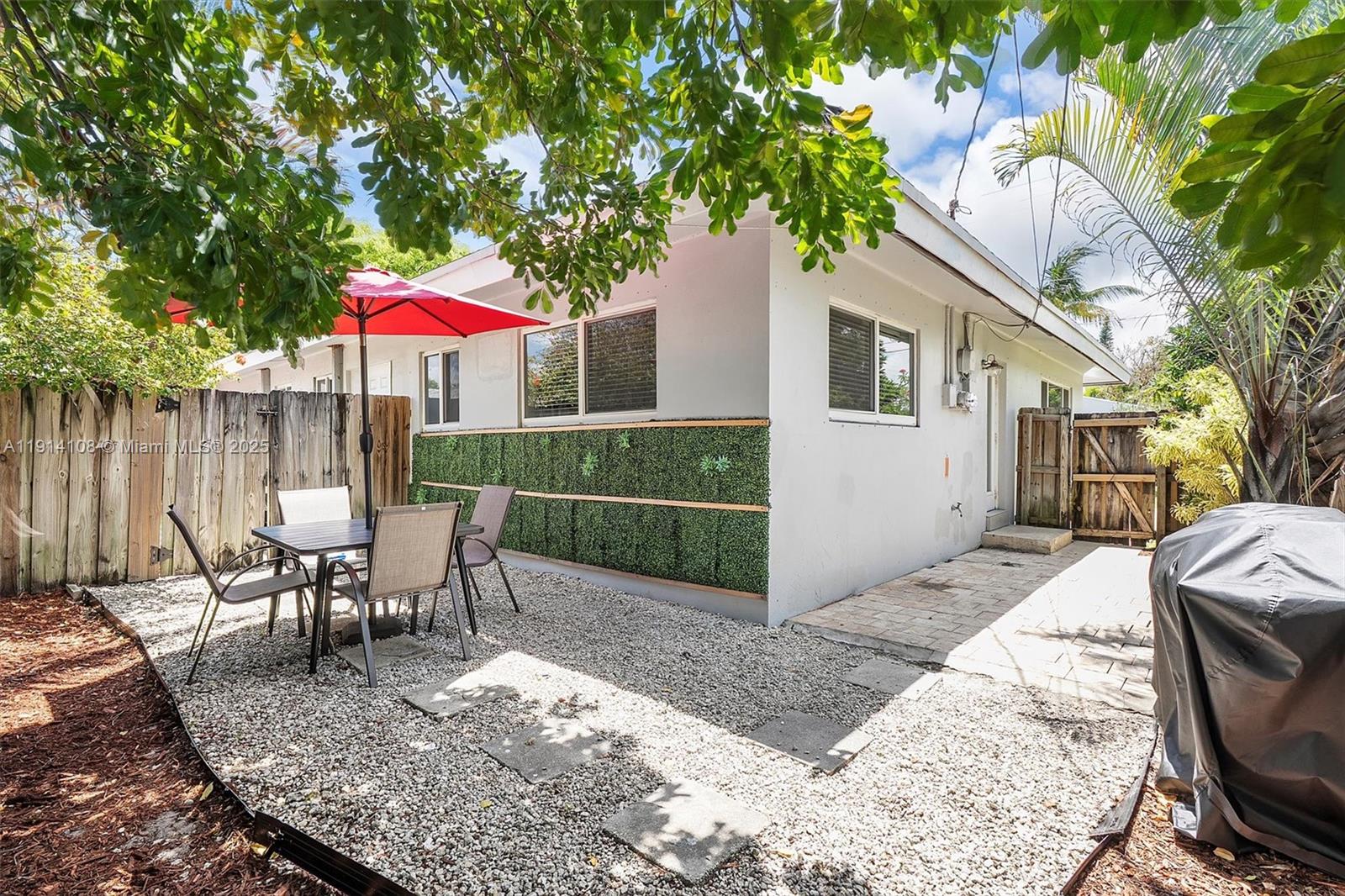 See details / 1752 sq. ft. $ 2025-11-14 0 Photo