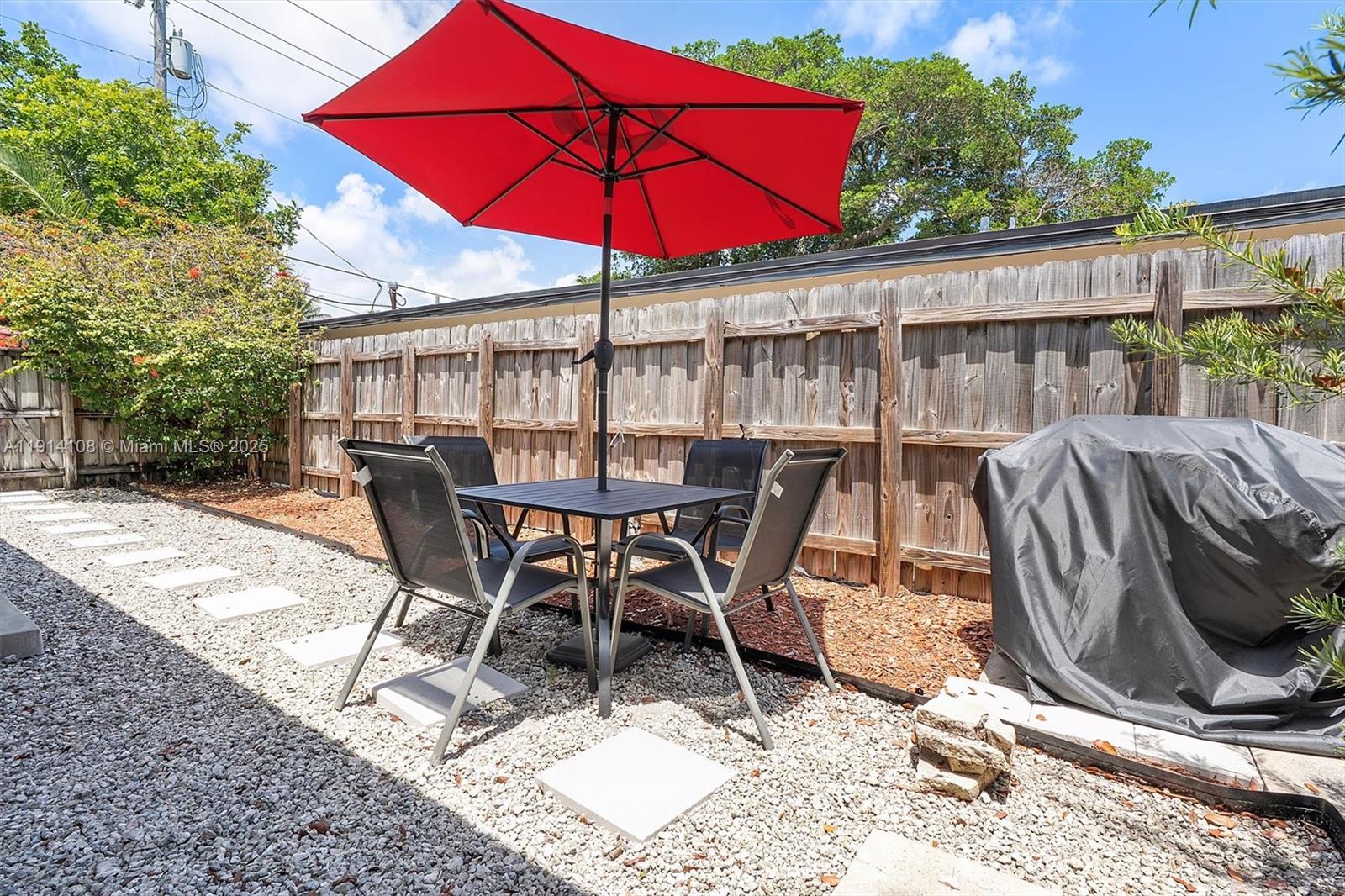 See details / 1752 sq. ft. $ 2025-11-14 0 Photo