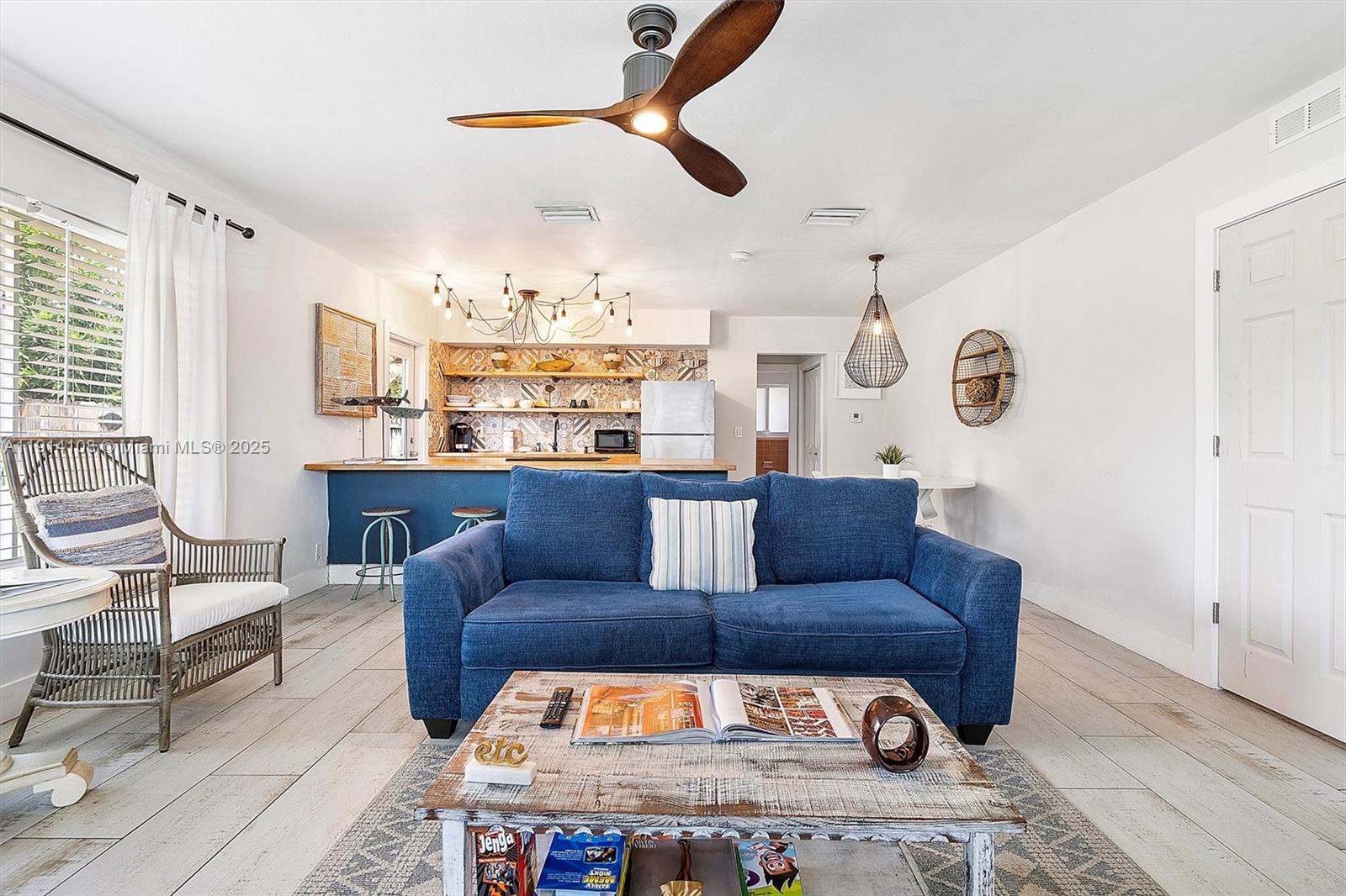 See details / 1752 sq. ft. $ 2025-11-14 0 Photo