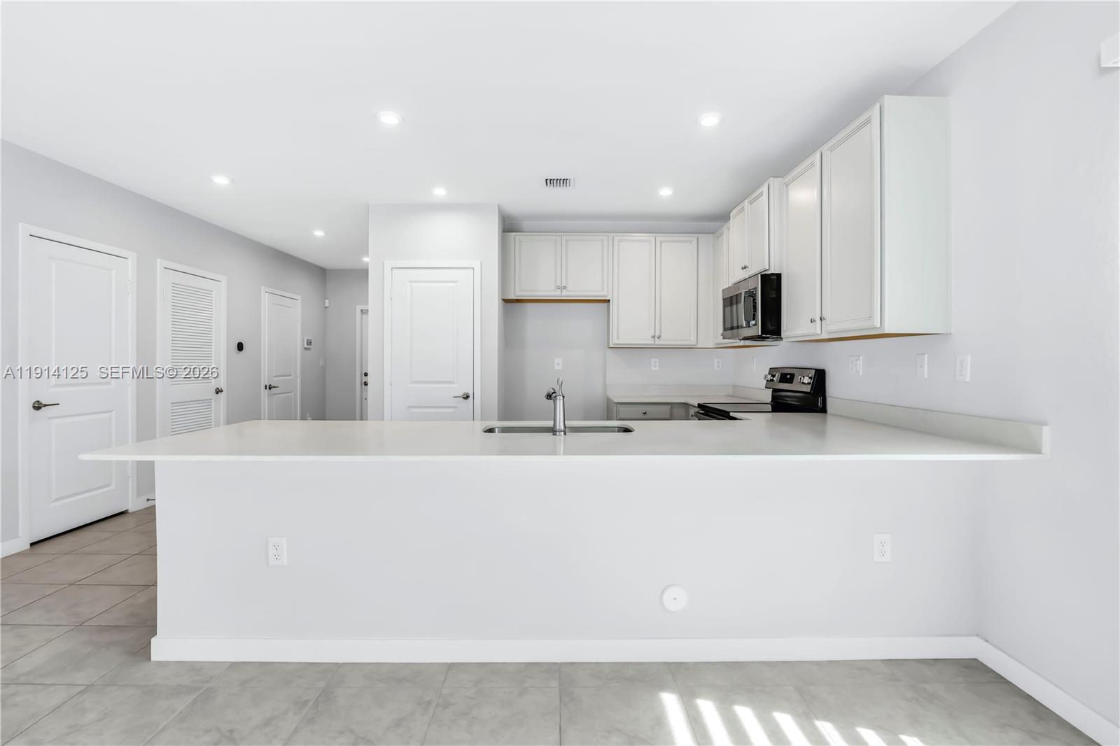 Подробнее 436 3 / 3 1715 кв.футов $ 2026-02-18 0 Фото