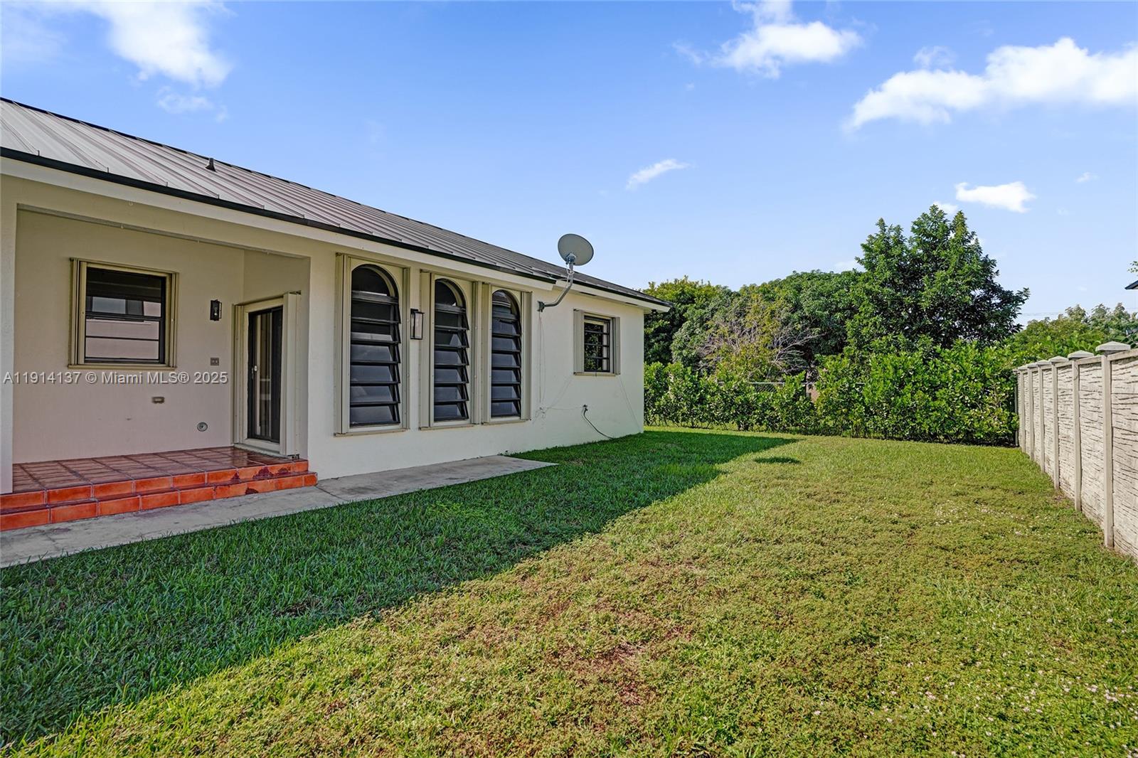 See details / 2672 sq. ft. $ 2025-11-14 0 Photo